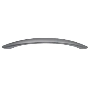 9” curved metal pull handle.