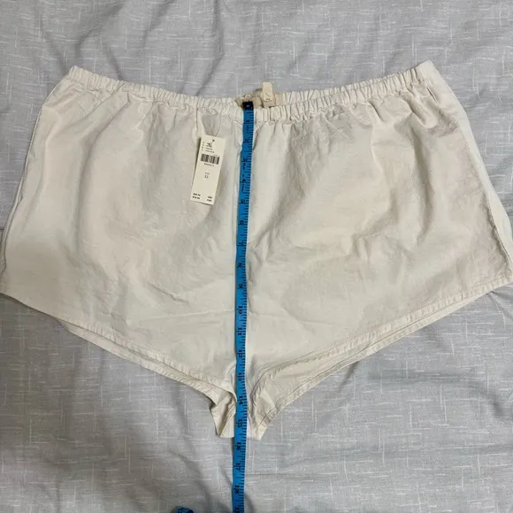 Anthropologie NWT Linen Blend Micro Tap Shorts in Ivory Size XL