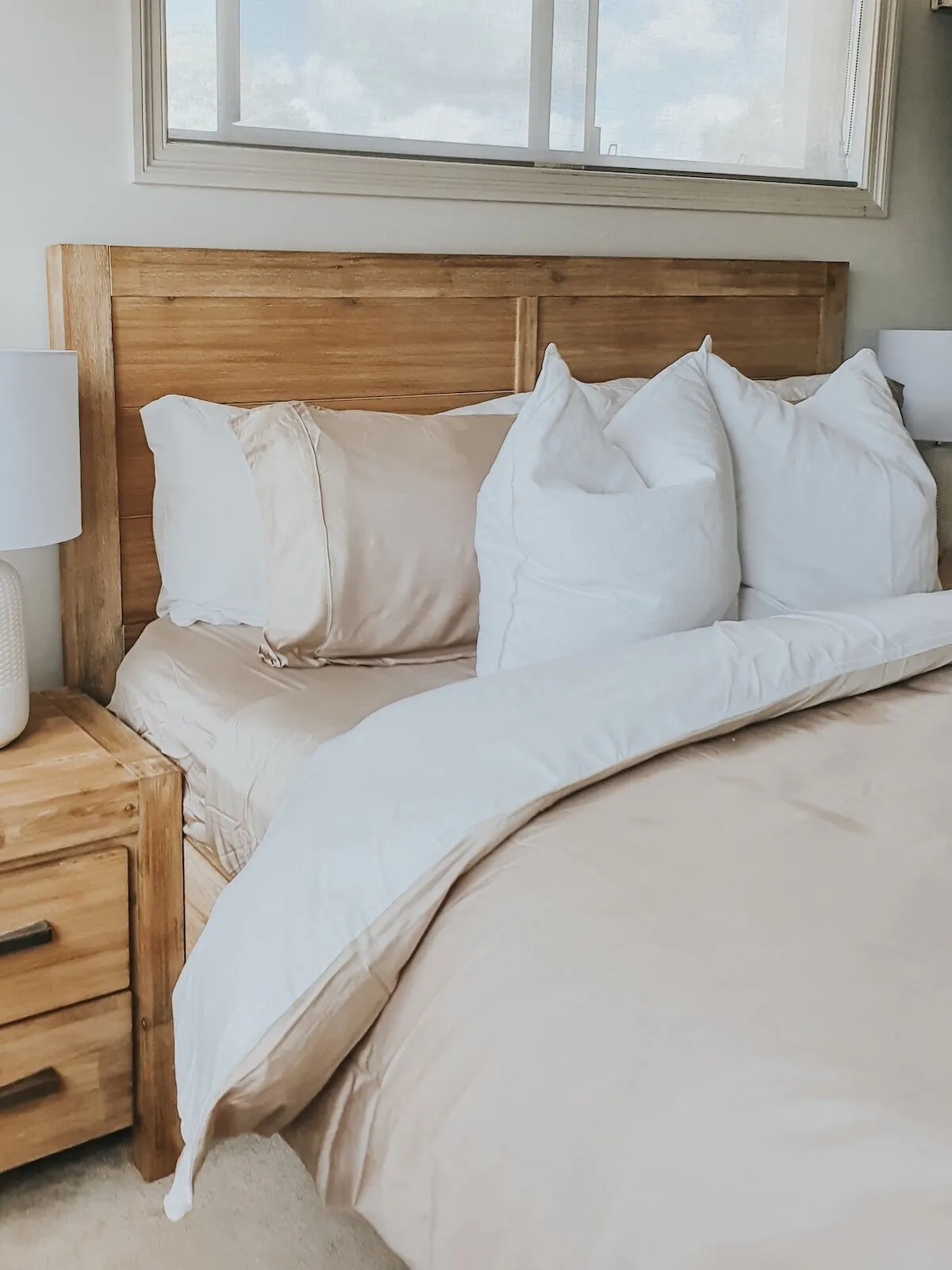 Bamboo Duvet Cover (Queen) - White/Macadamia