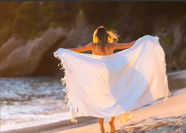 Bamboo Throw Sand