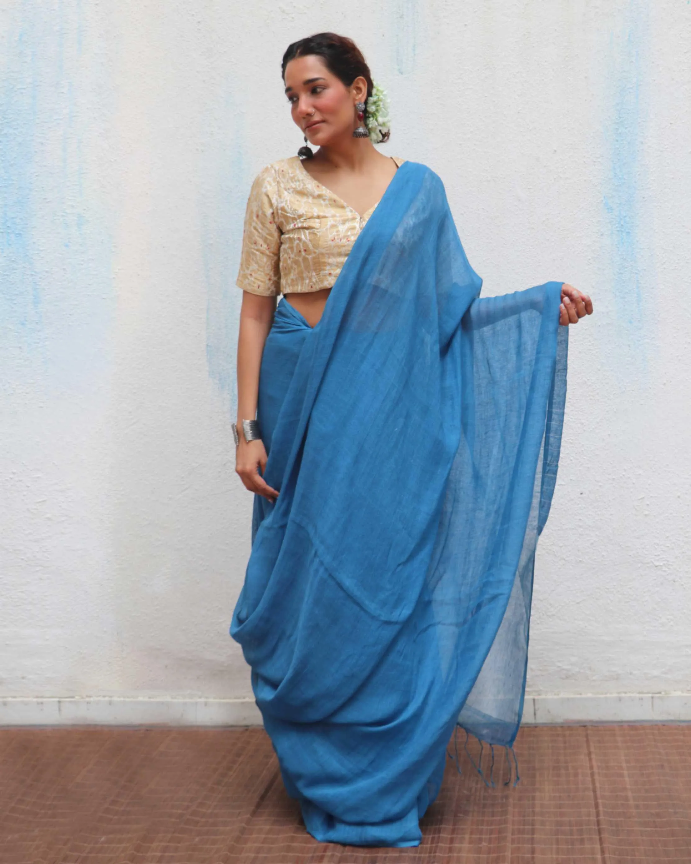 Barkha Handwoven Linen Zari Saree - Jheel