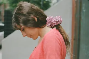 CARNATION SCRUNCHIE, ROSE