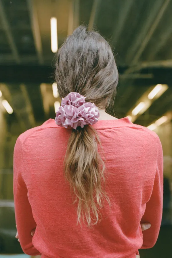 CARNATION SCRUNCHIE, ROSE