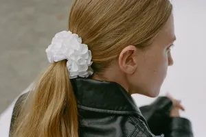 CARNATION SCRUNCHIE, WHITE