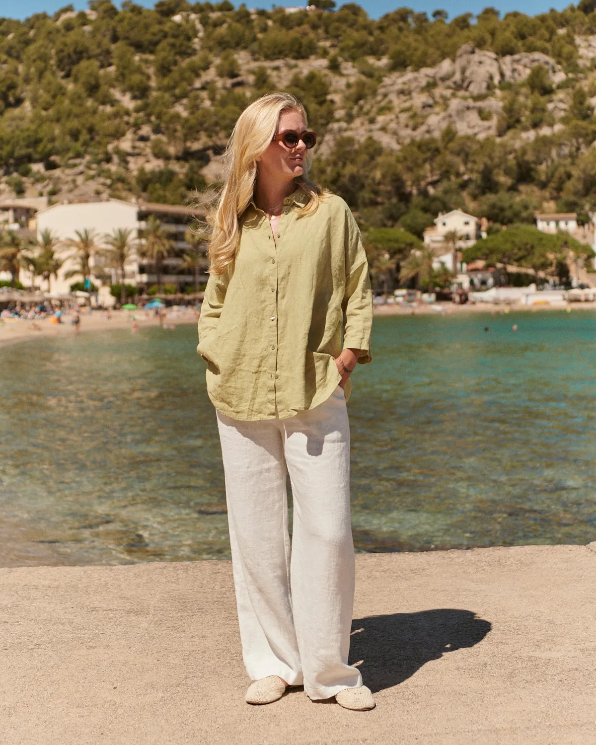 Cathy - Linen Blouse in Pistachio