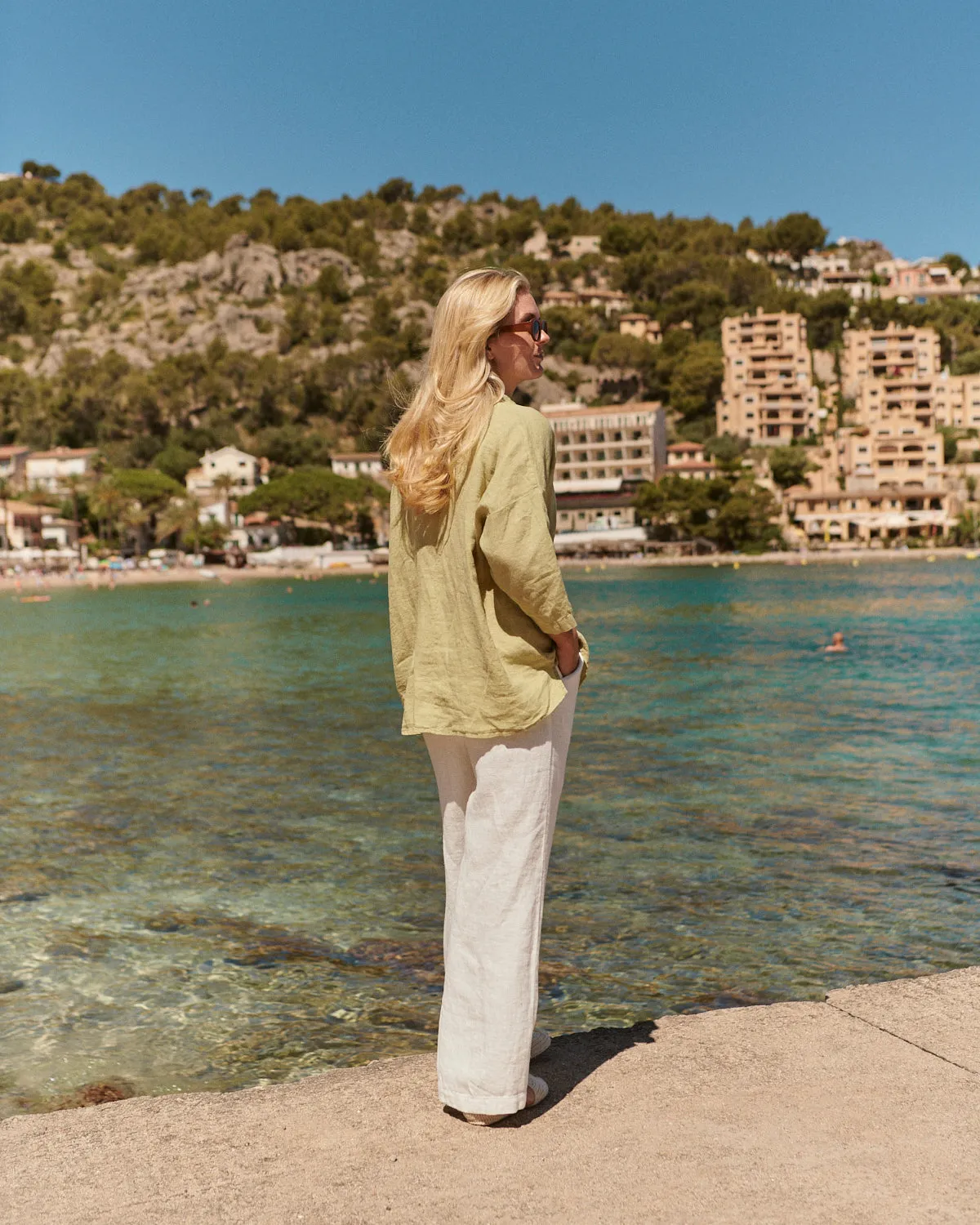 Cathy - Linen Blouse in Pistachio