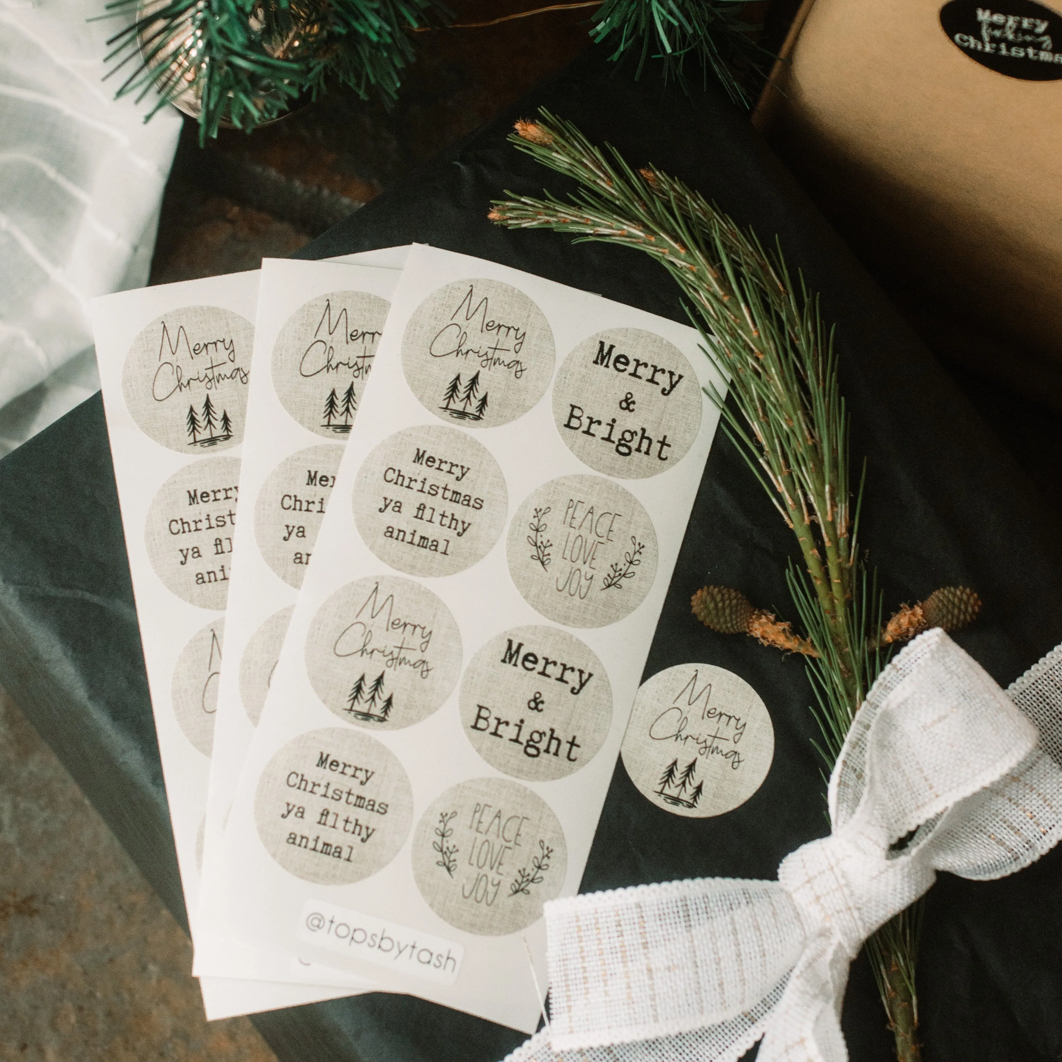 Christmas label stickers - 40mm circles