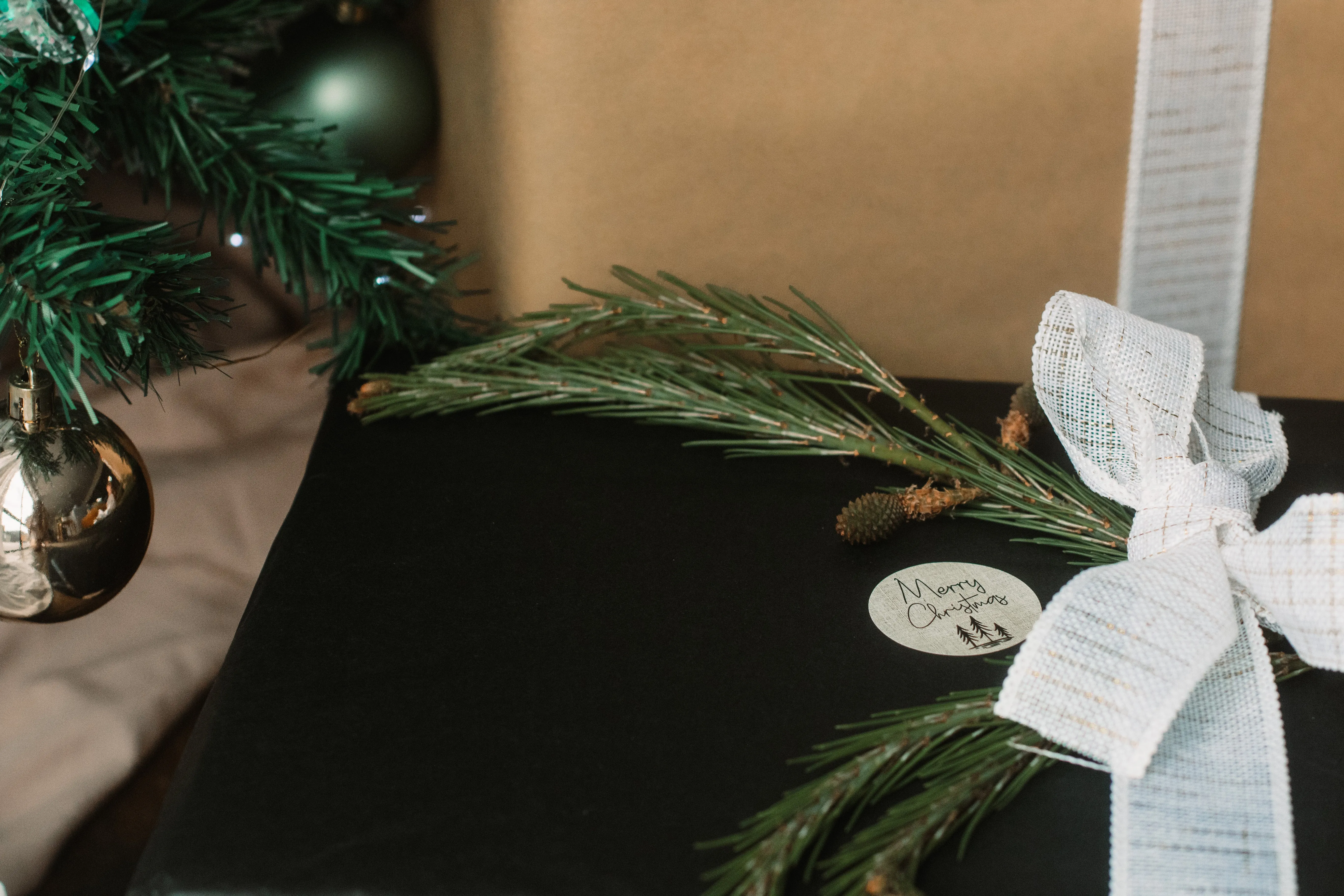 Christmas label stickers - 40mm circles