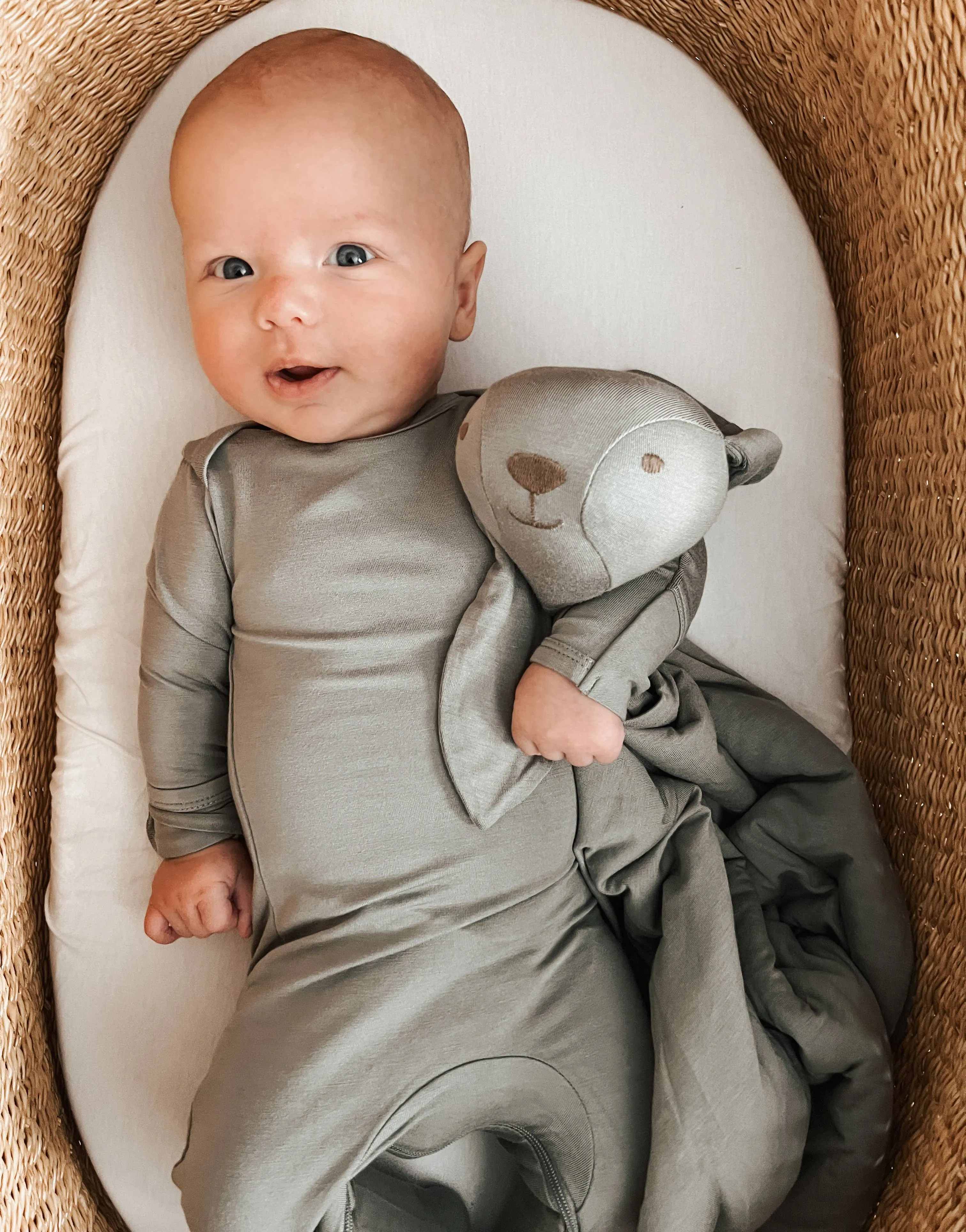 Gunamuna Lovey Friend - Charlie