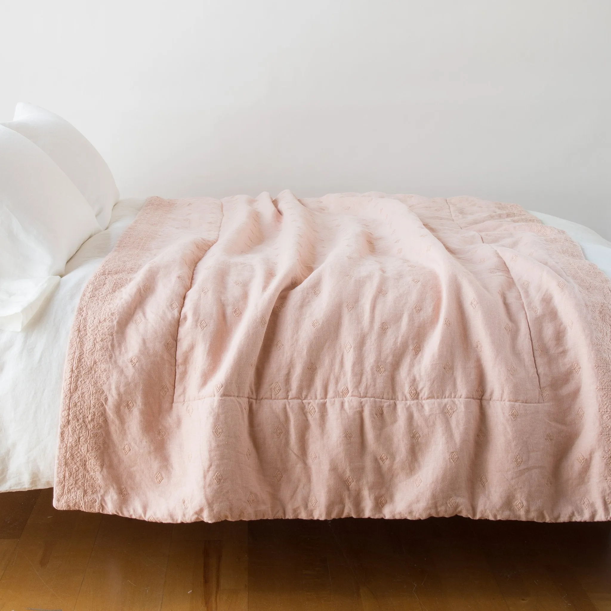 Ines Bed End