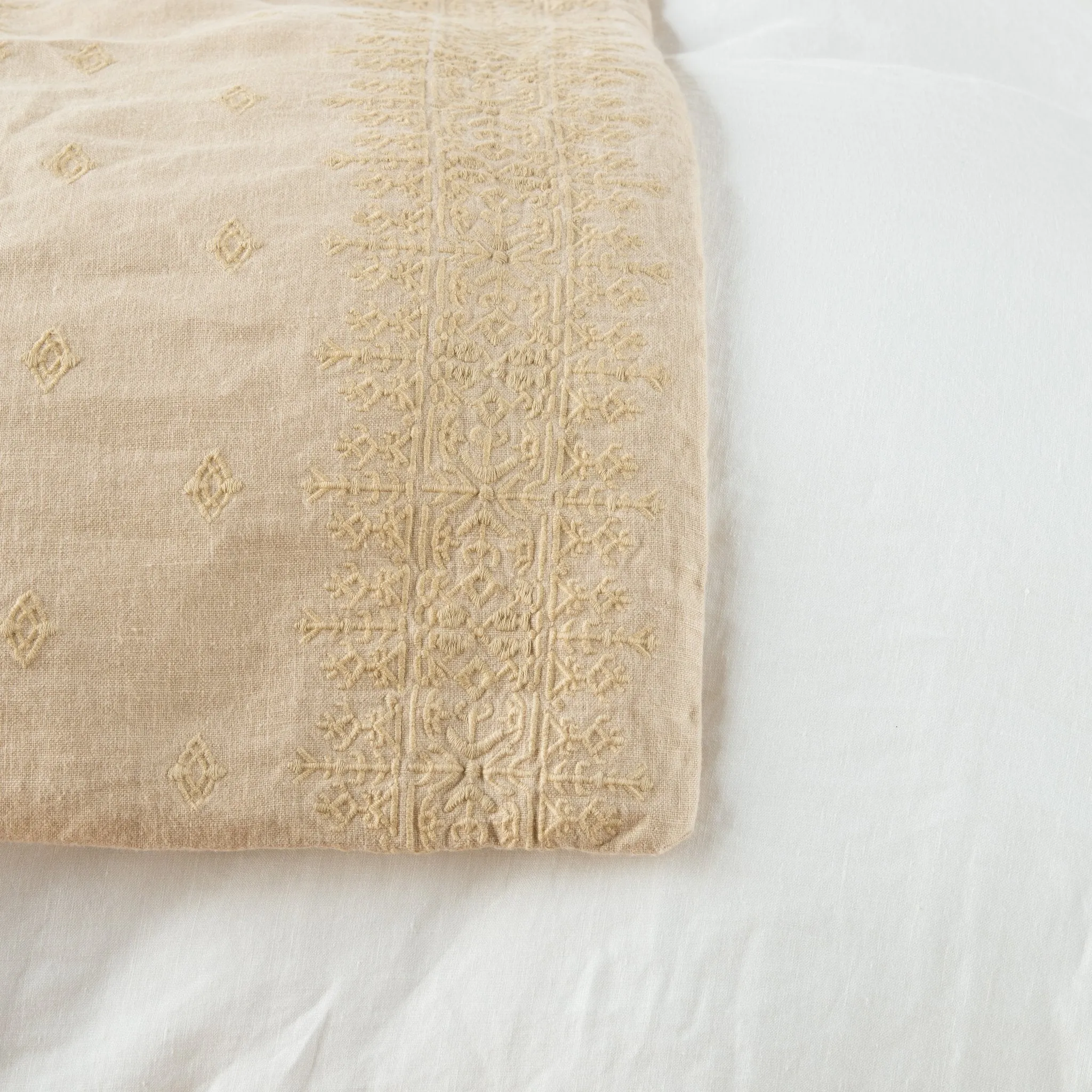 Ines Bed End