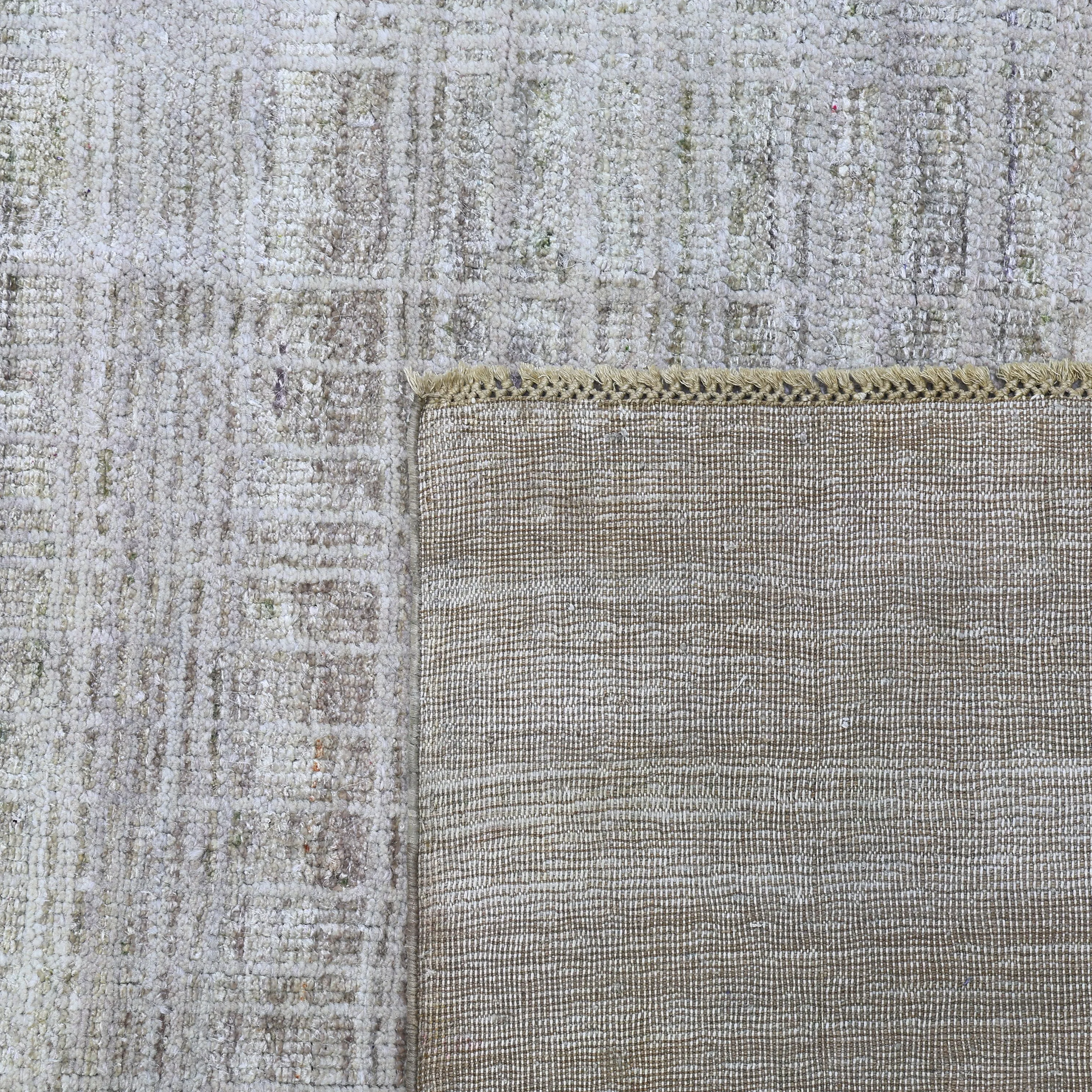 Ivory Alchemy Contemporary Wool Silk Blend Rug - 7'9" x 9'11"