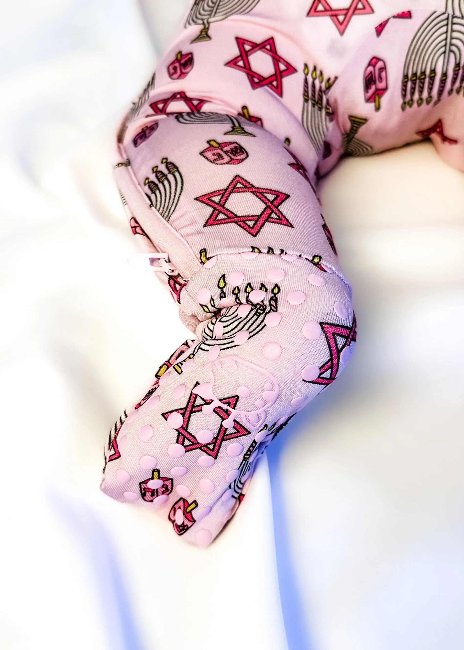 Knee-Grip Pink Dreidel Convertible Footie
