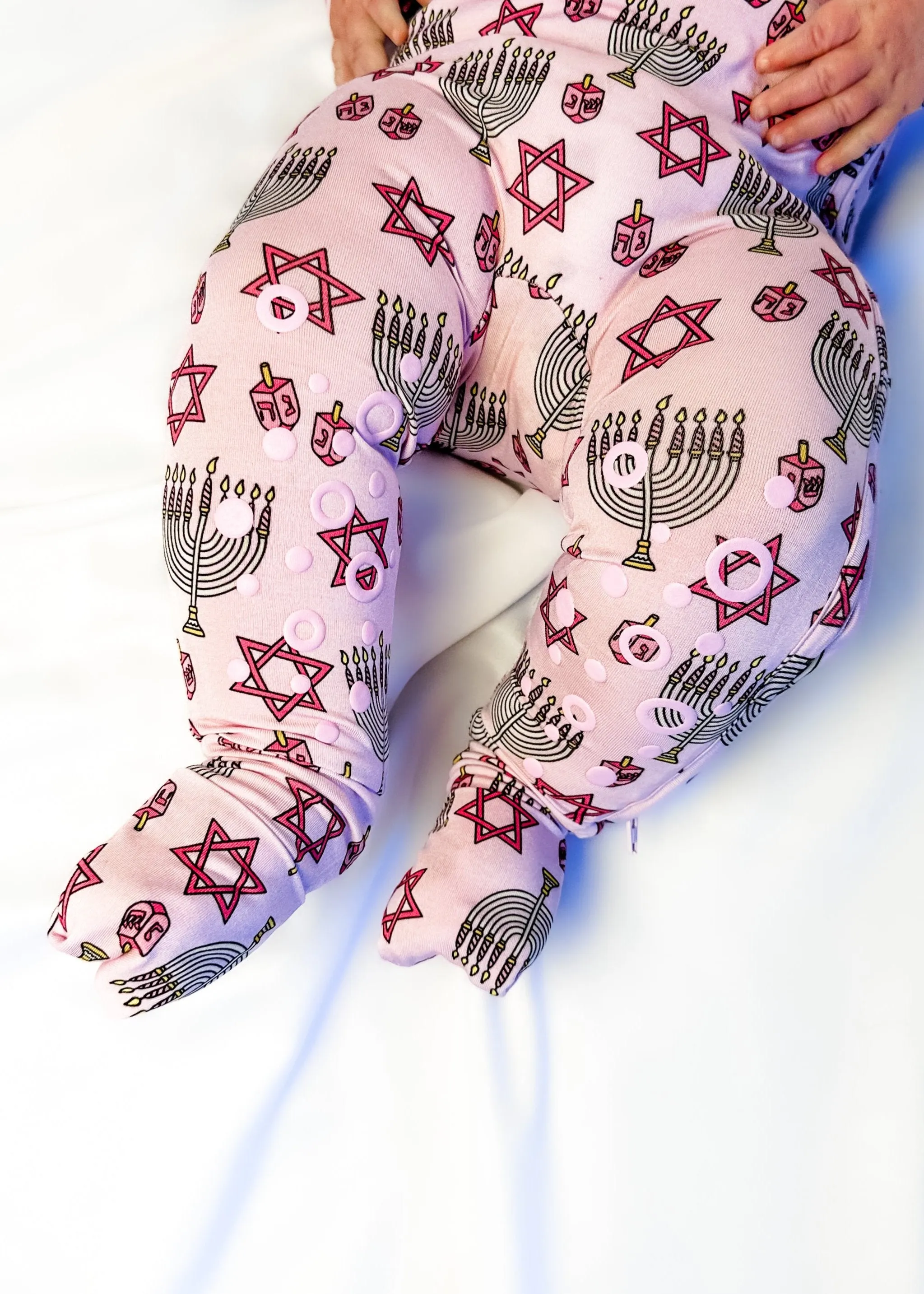 Knee-Grip Pink Dreidel Convertible Footie