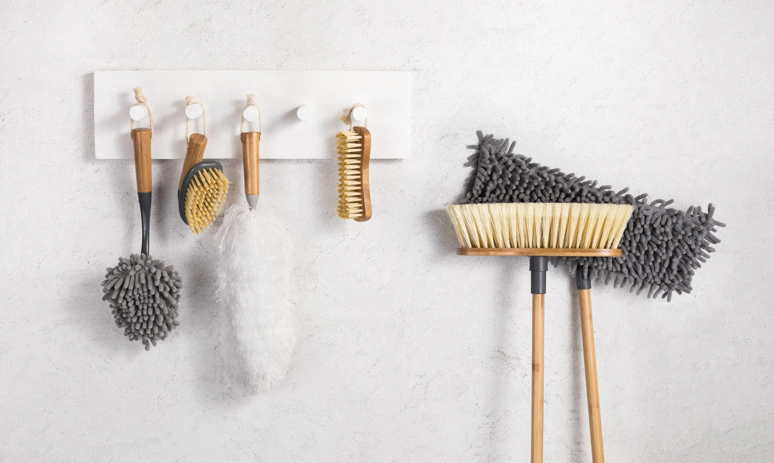 Legend Bamboo Handle Chenille Duster