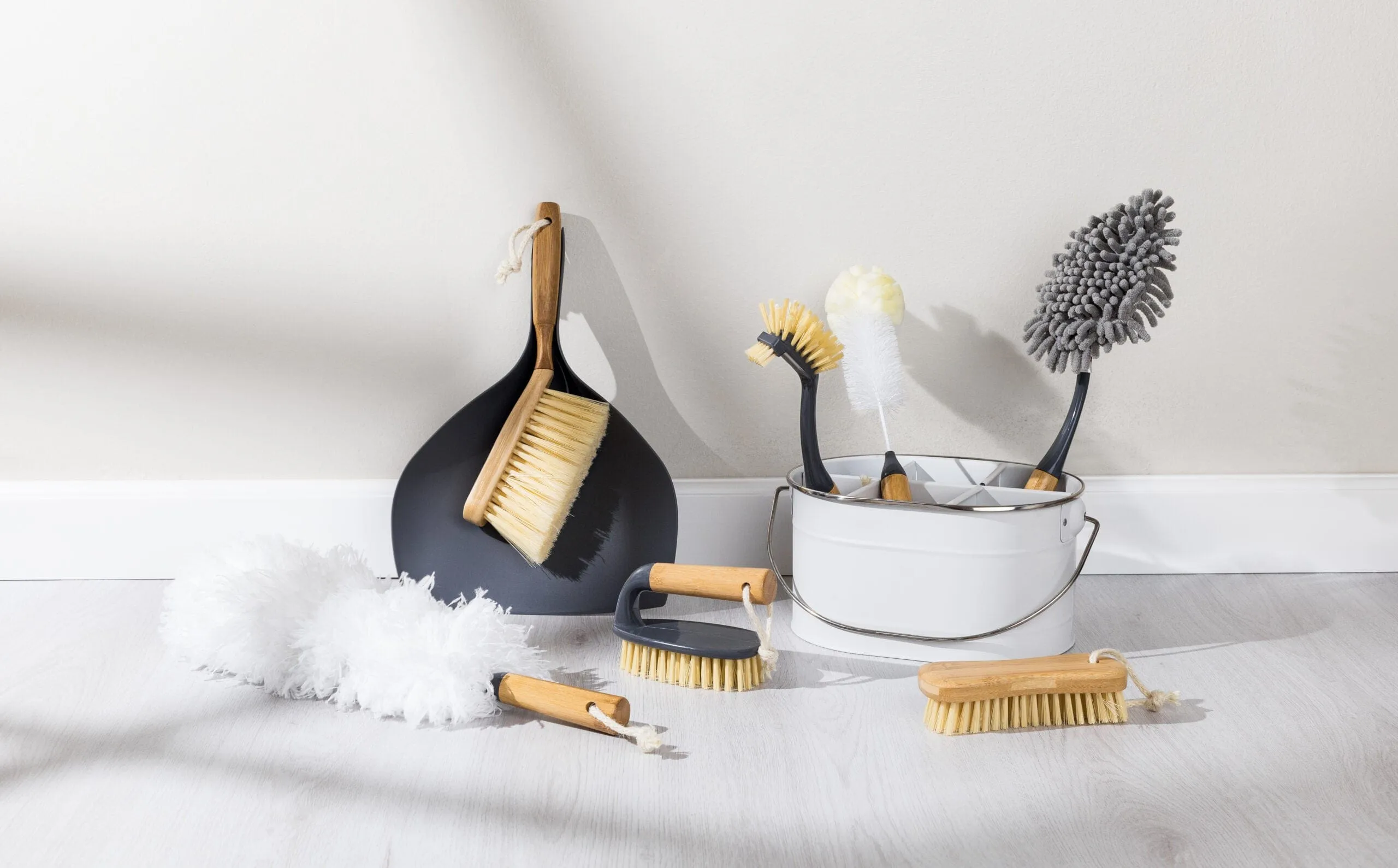 Legend Bamboo Handle Microfibre Duster