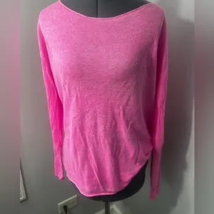 Lilly Pulitzer Size L Pink Alana 100% Linen Boat Neck sweater long sleeves.
