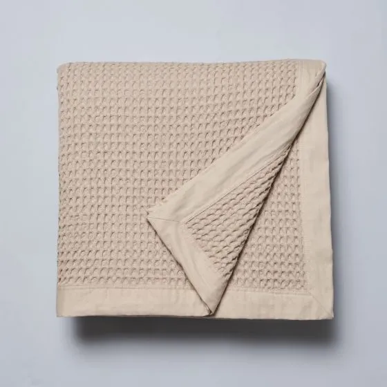 Logan & Mason WAFFLE LINEN BLANKET