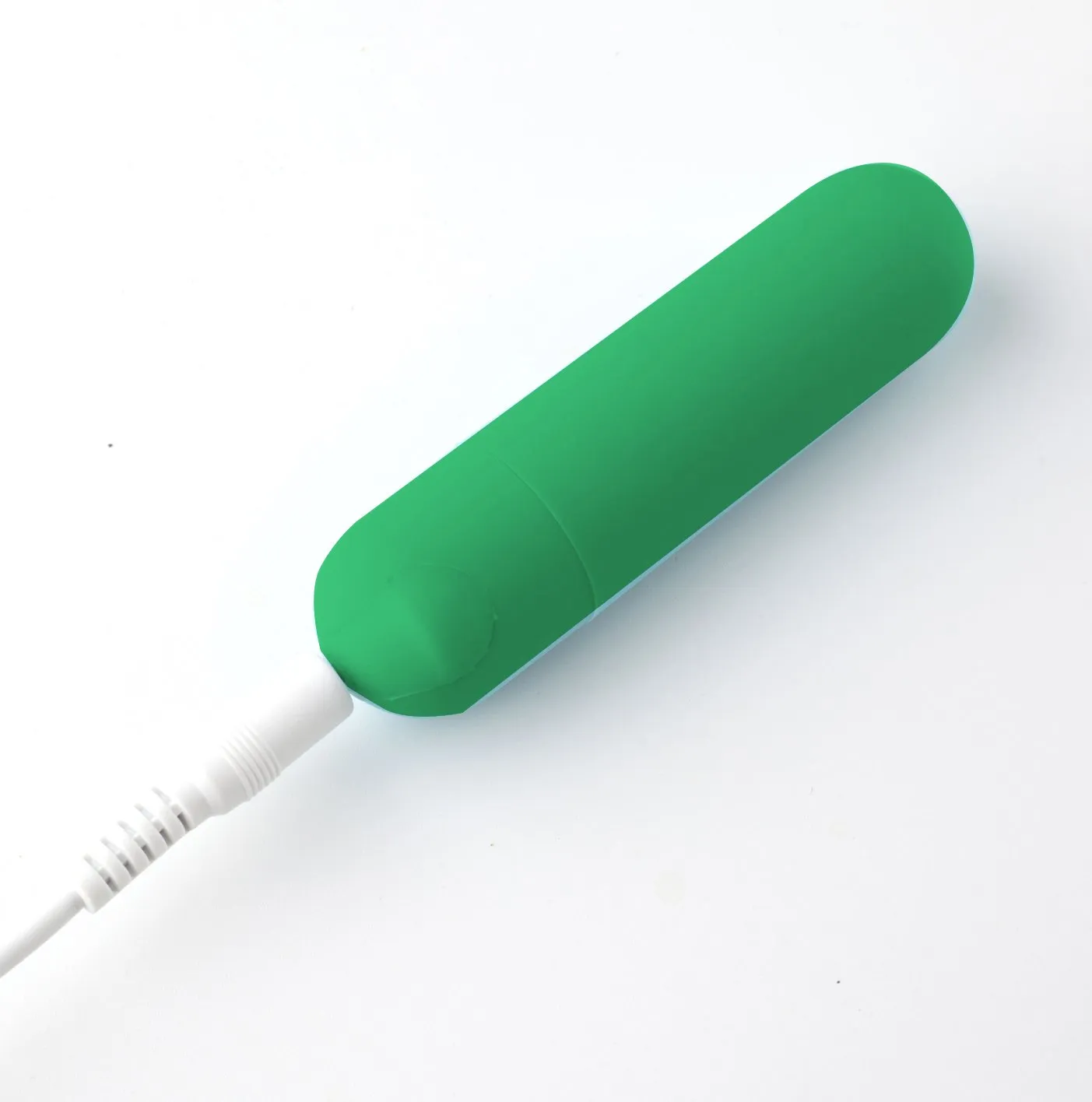 Maia Jessi - Emerald Green Bullet