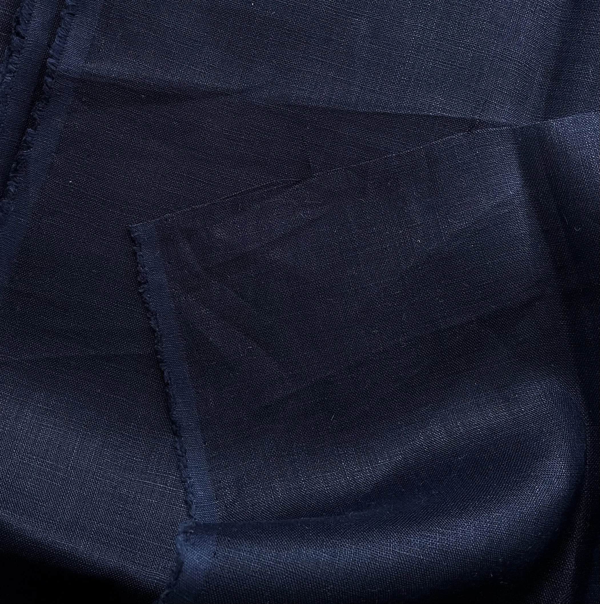 Navy (187) plain linen 150gsm