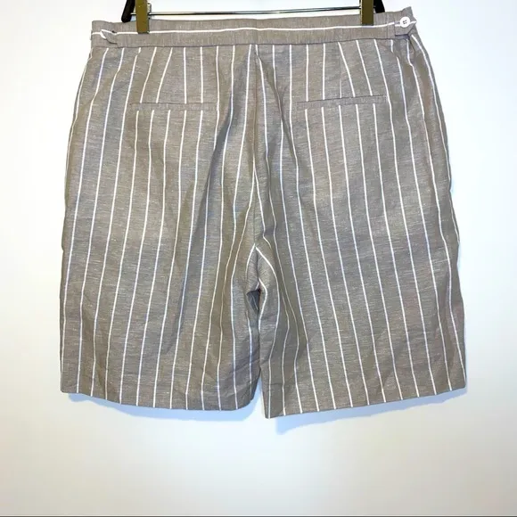 NWOT Gibson Latimer Tan and White Linen Striped Shorts Size 14