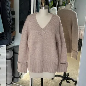NWT Banana Republic Fluffy Relaxed Stone Sweater Size: S