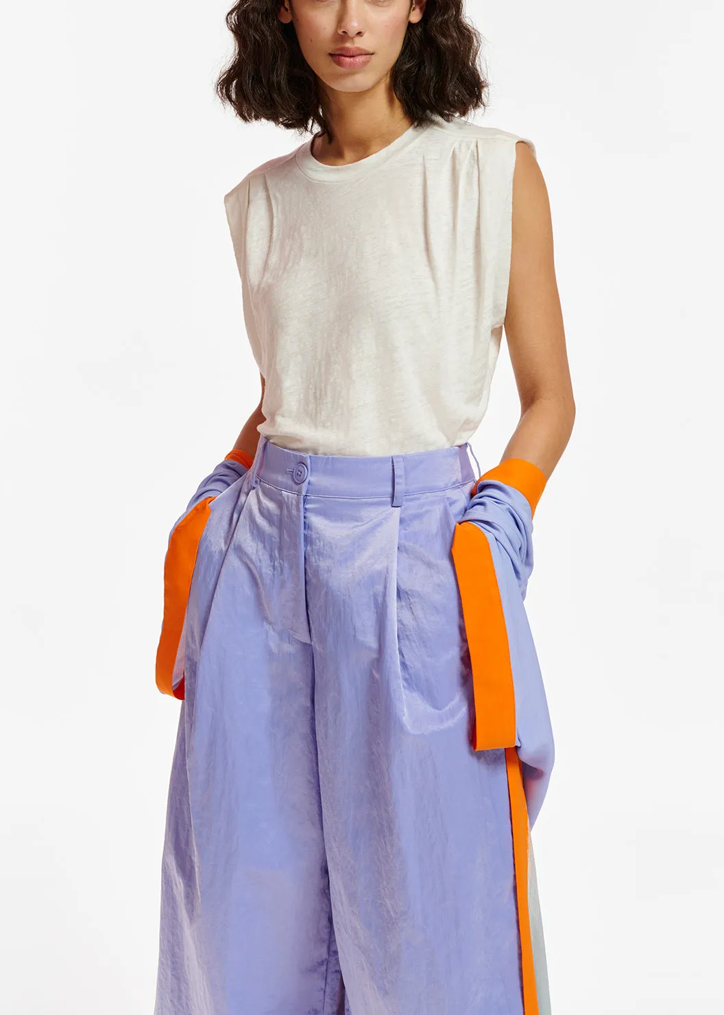 Off-white linen sleeveless T-shirt