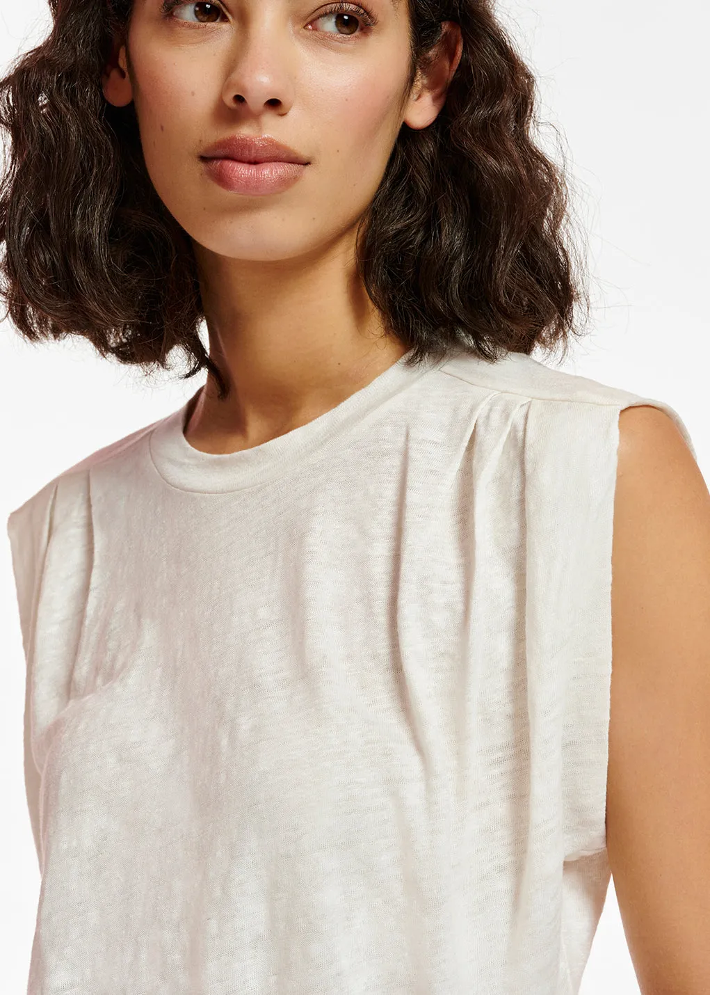 Off-white linen sleeveless T-shirt