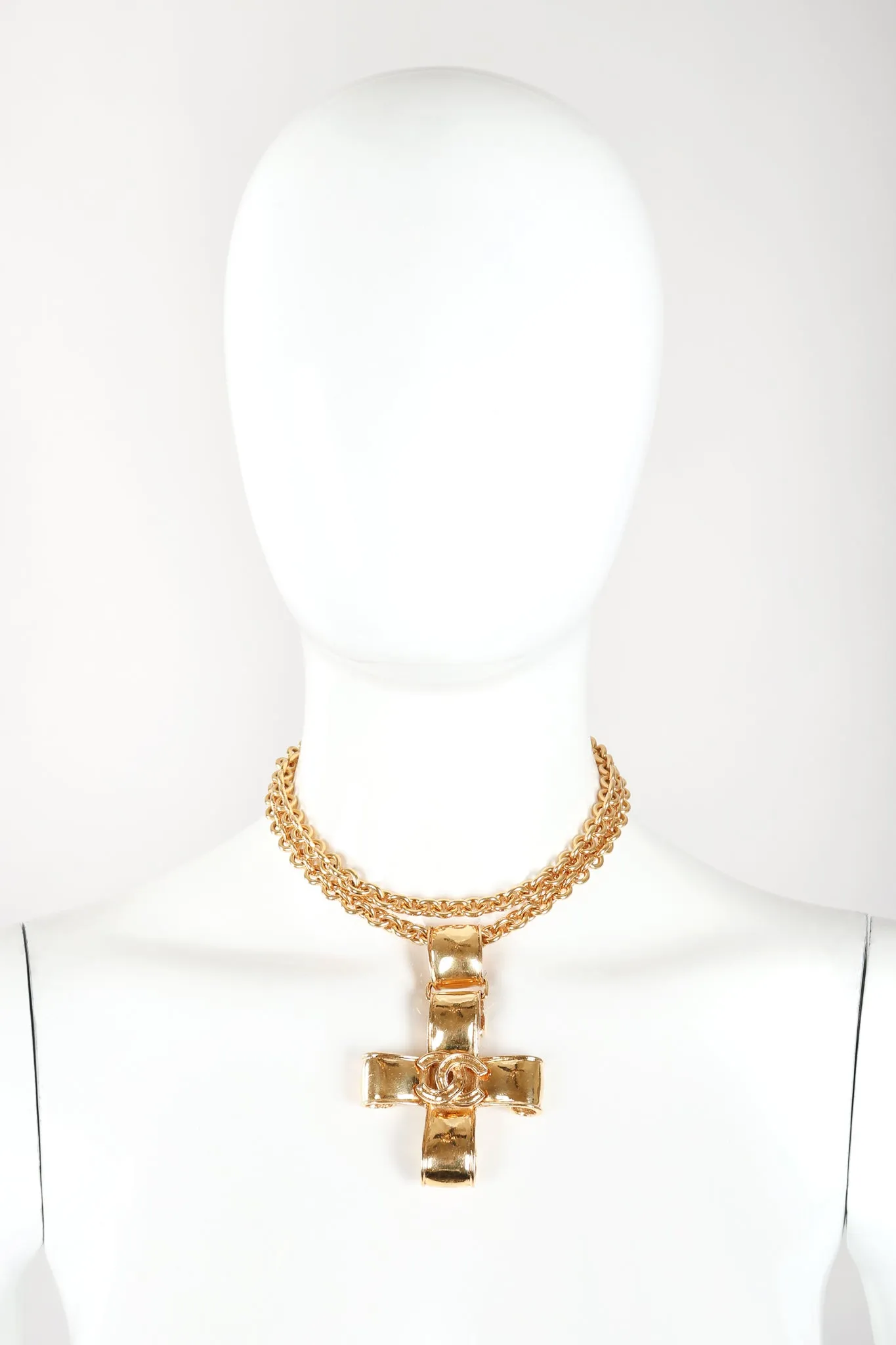 Ribbon CC Logo Pendant