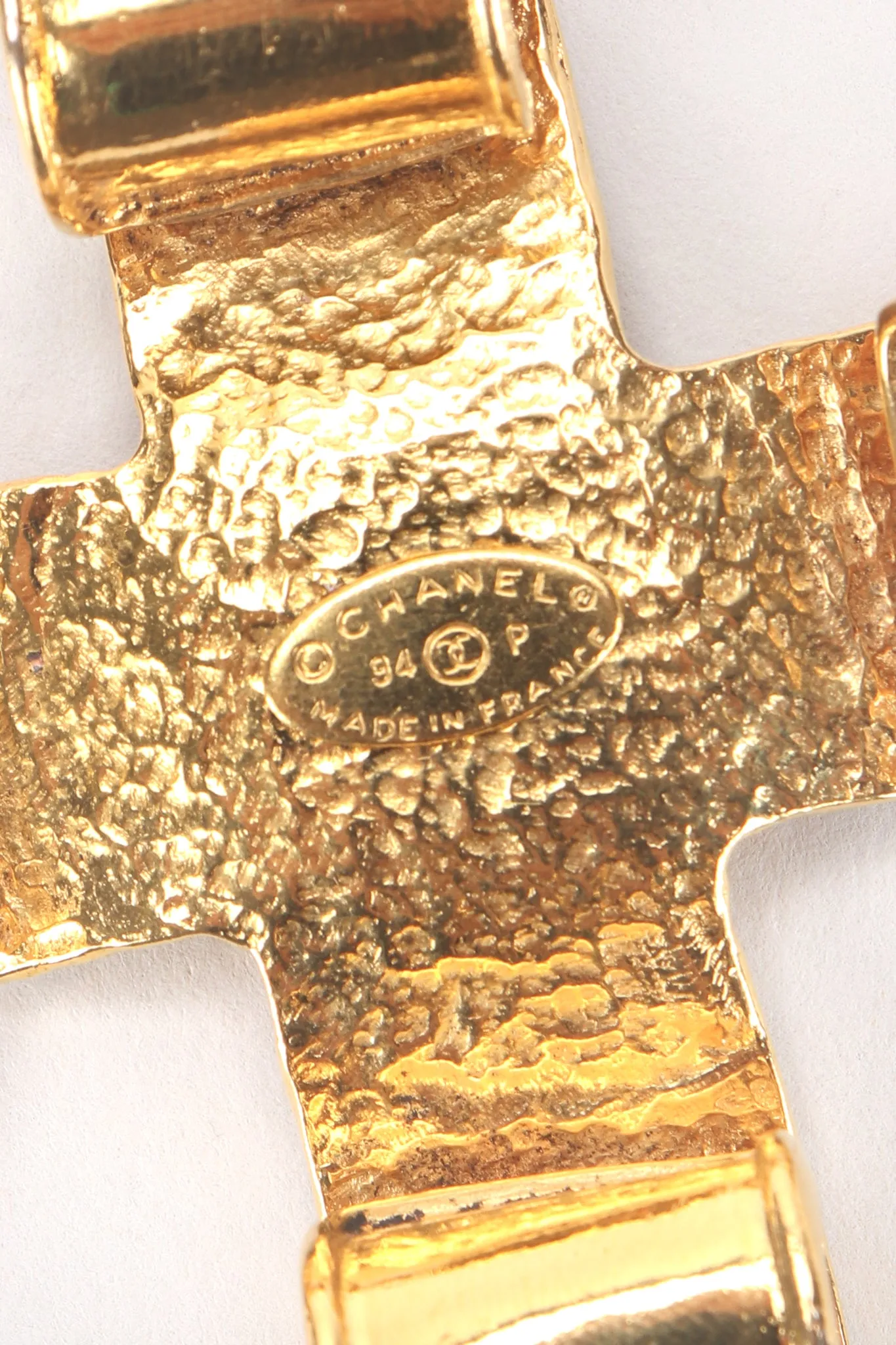 Ribbon CC Logo Pendant