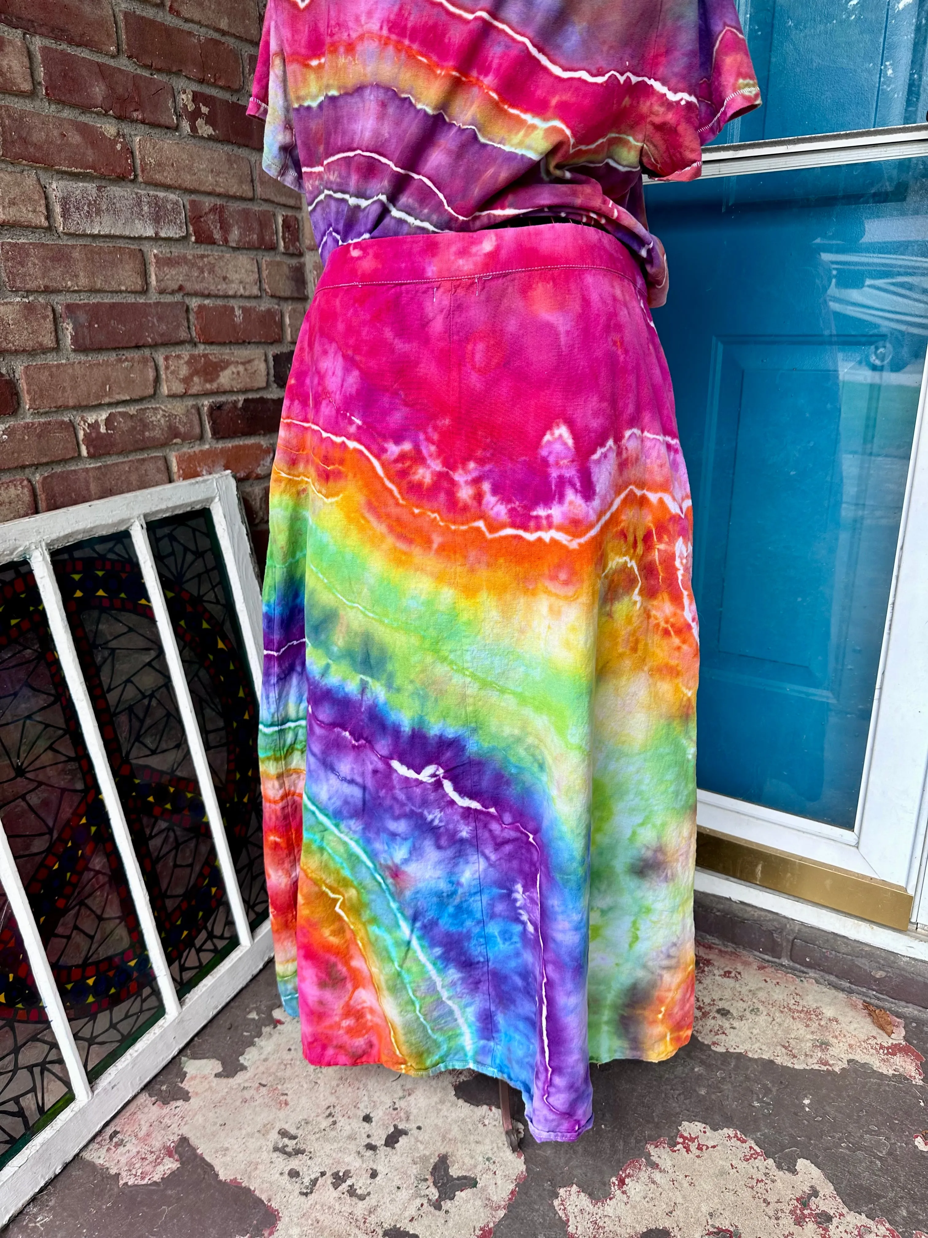 Size 12 Rainbow Flowy Skirt in single Geode pattern 🌈