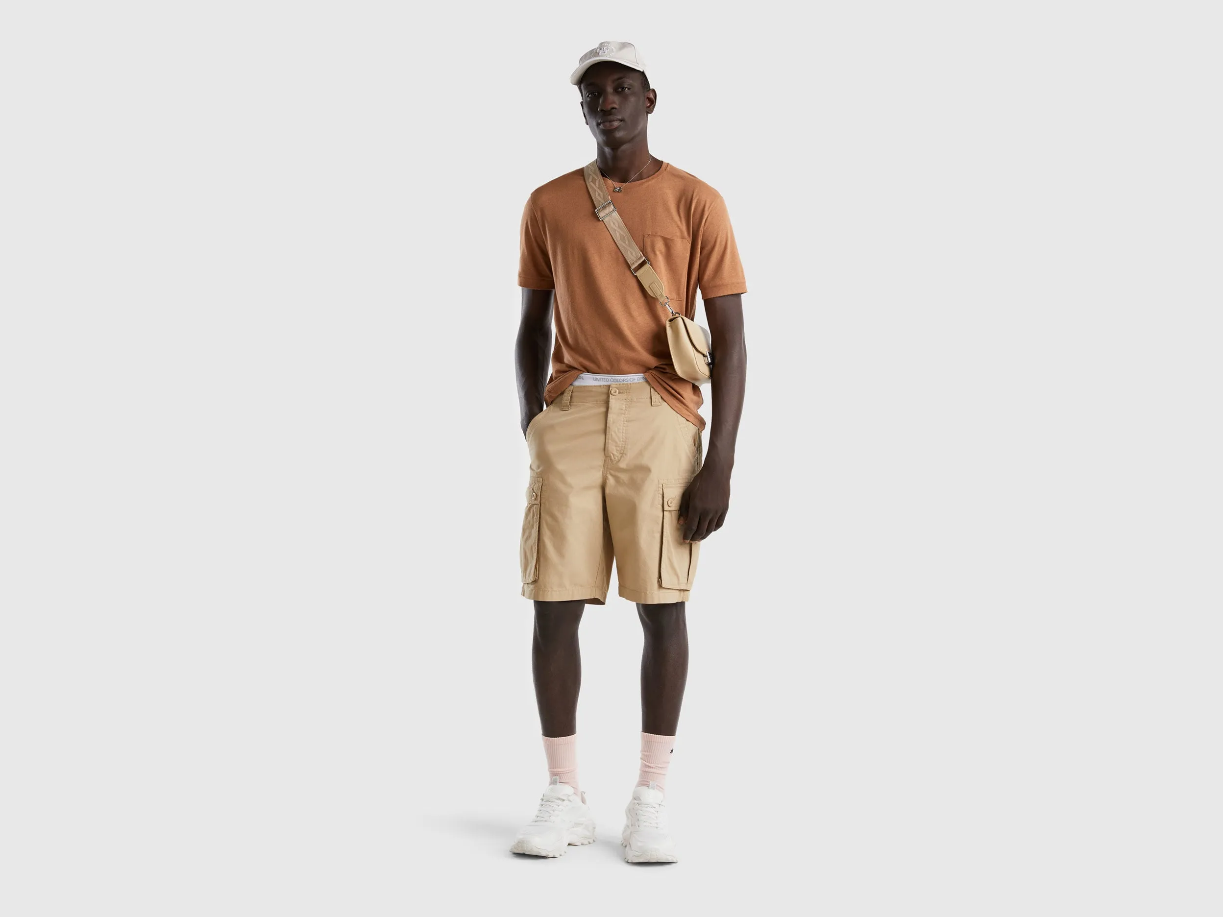 T-SHIRT IN LINEN BLEND WITH POCKET