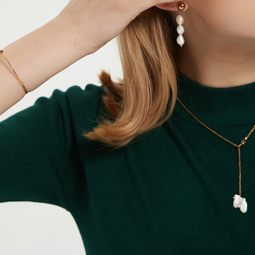 Timeless Pearly Necklace