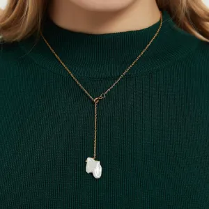 Timeless Pearly Necklace