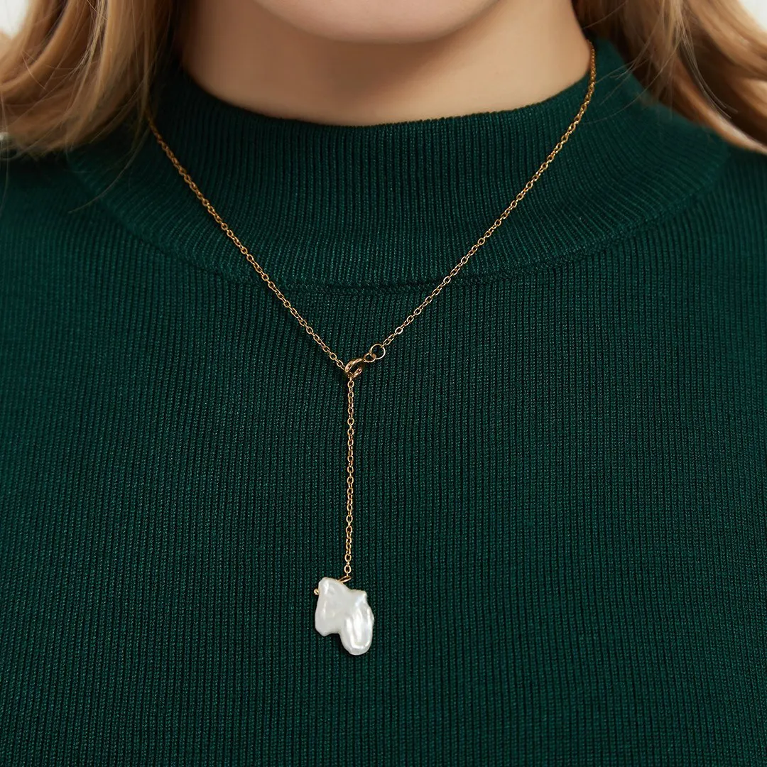 Timeless Pearly Necklace