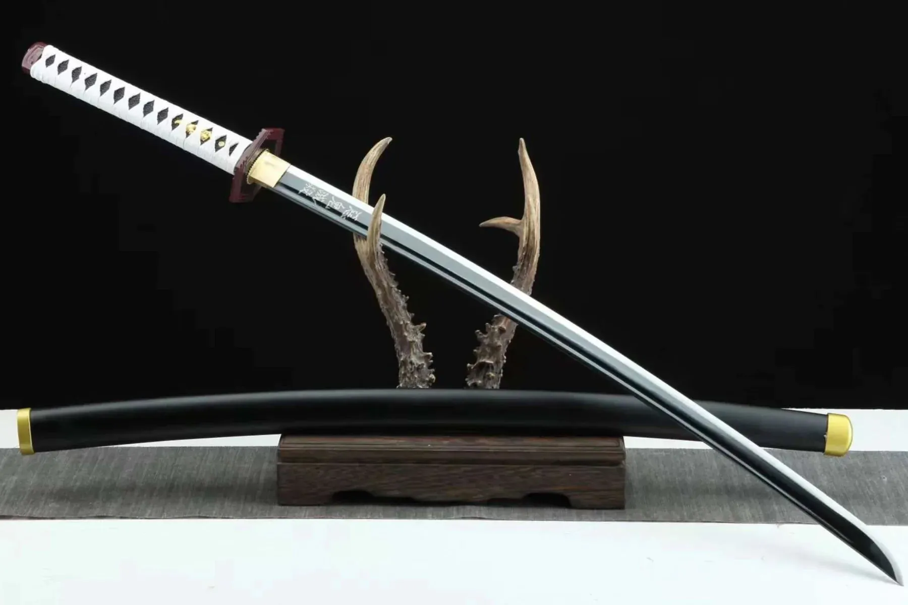 Tomioka Giyuu metal katana anime replica