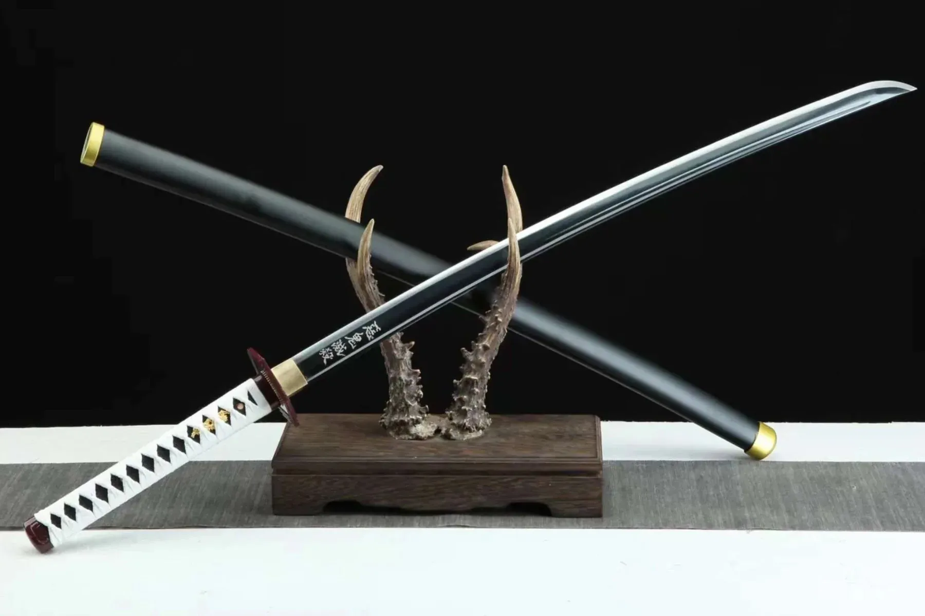 Tomioka Giyuu metal katana anime replica