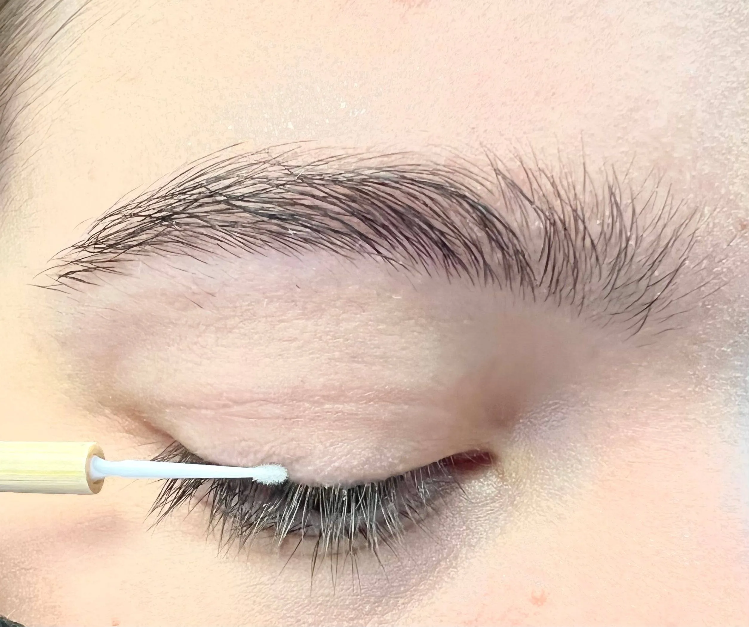VIP- Eyelash accessories-Micro  Brushes with Bamboo Handle 50 pcs/bag