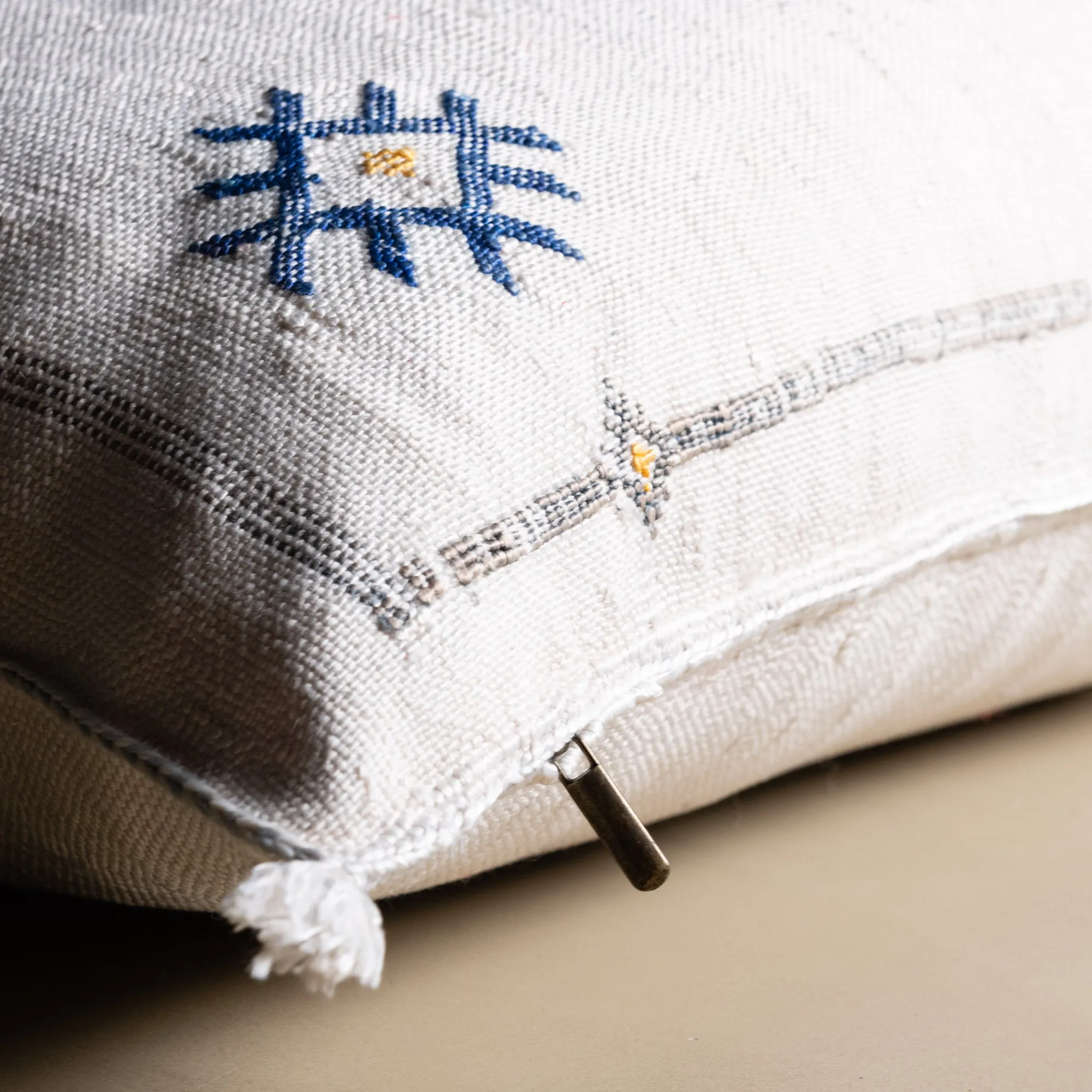 White Cactus silk pillow cover