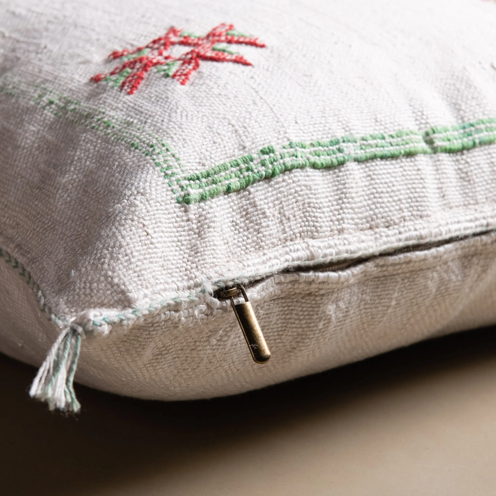 White Cactus silk pillow cover