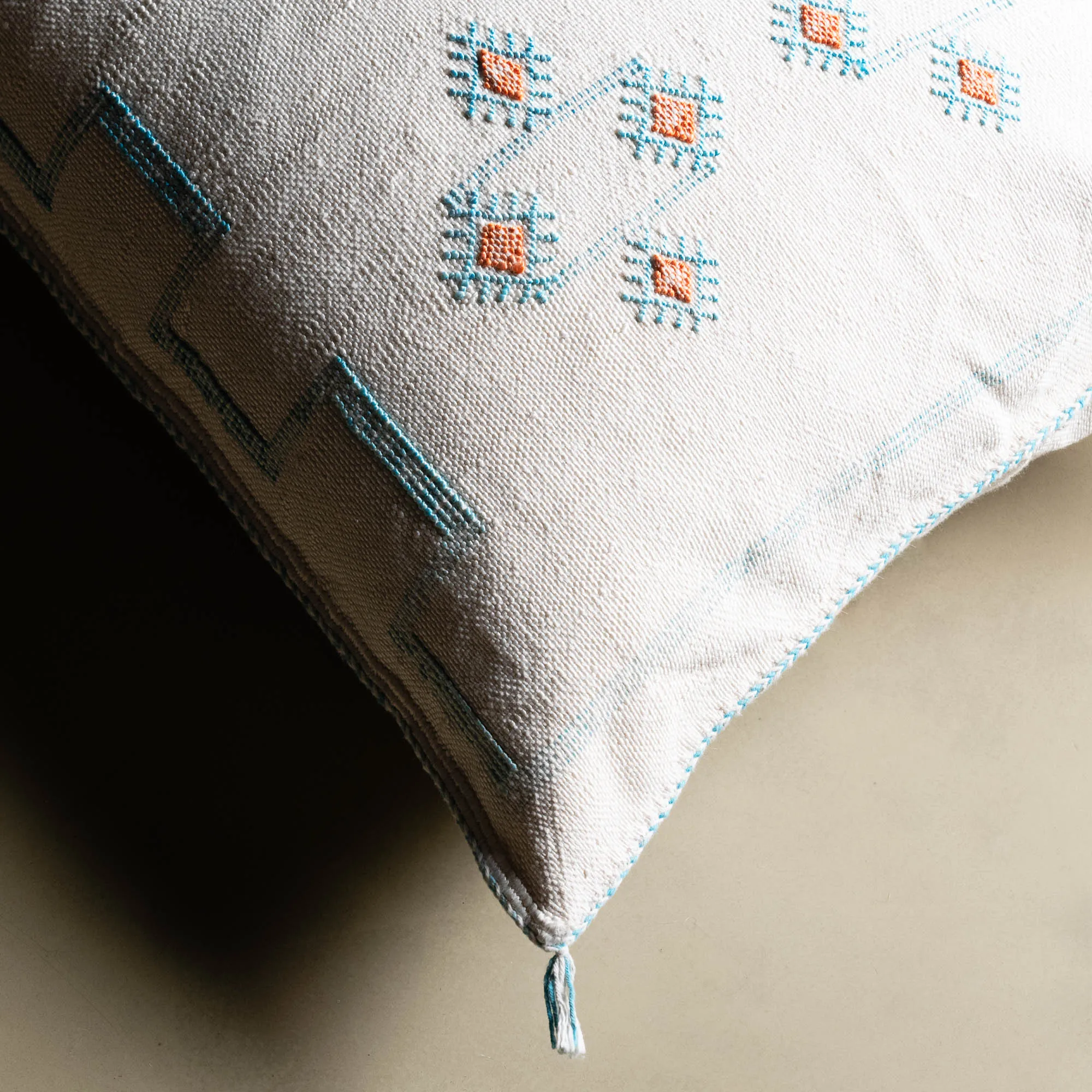 White Cactus silk pillow cover