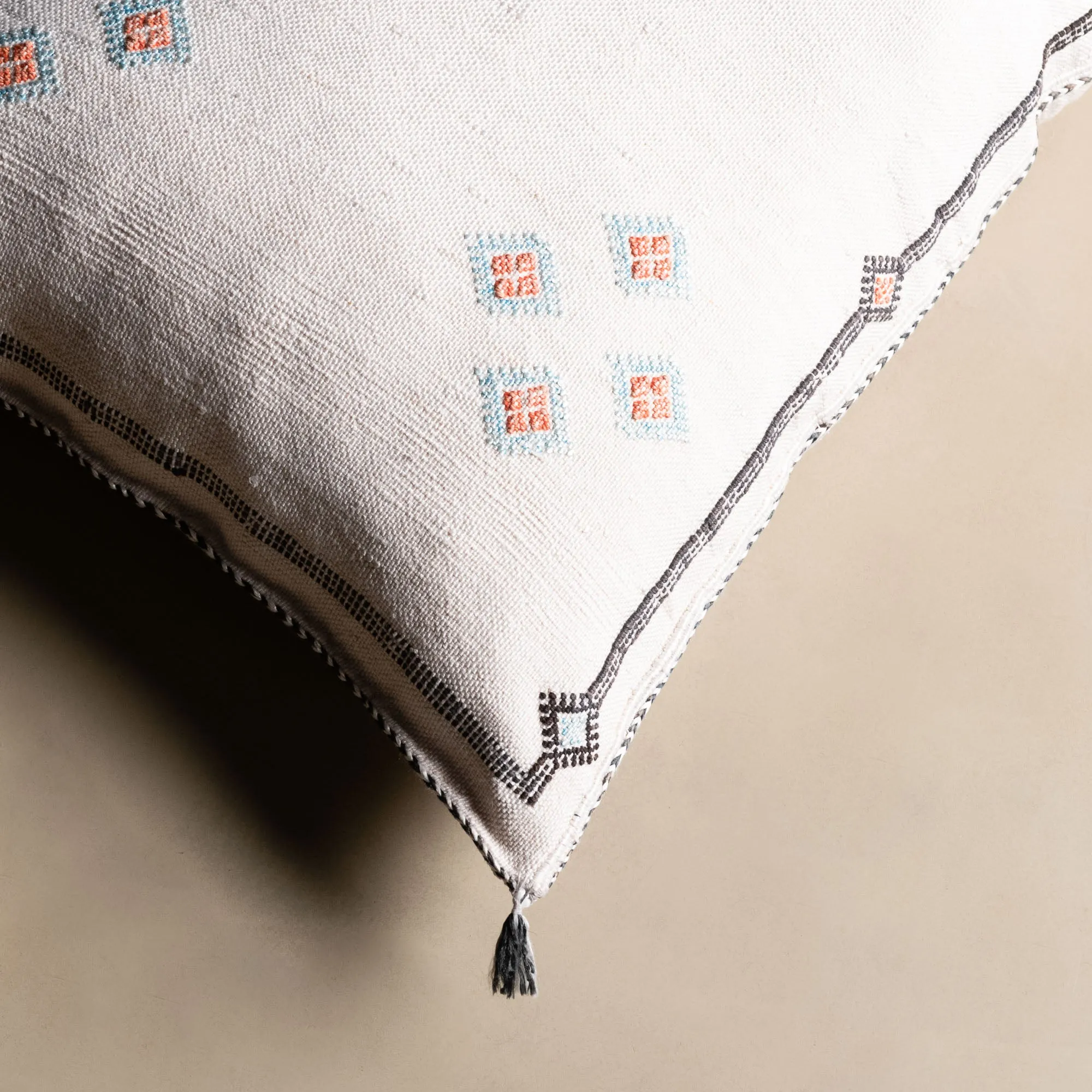 White Cactus silk pillow cover