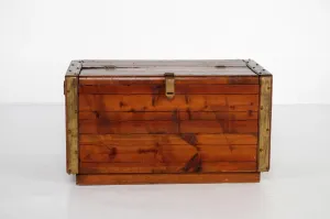 WOODEN STEAMER TRUNK/CHEST